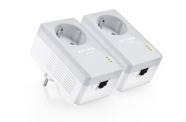 TP-LINK TL-PA4010PKIT AV500+ Powerline Kit with AC Pass Through, 500Mbps Powerline Speed
